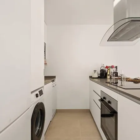 1br Beachfront - Walk To Center And Marina Apartmán Estepona